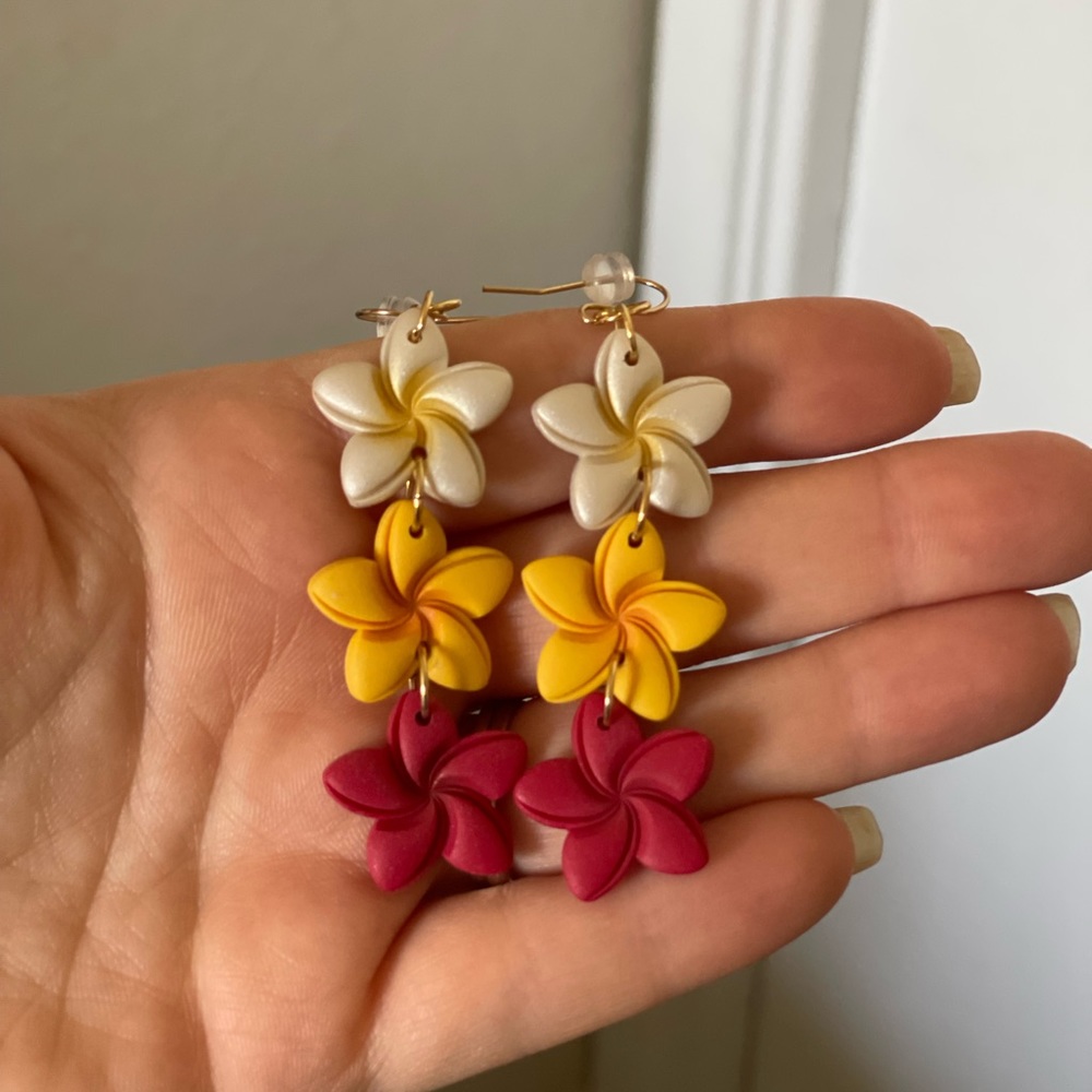 Clay plumeria earrings 🩷MADE IN HAWAII🩷